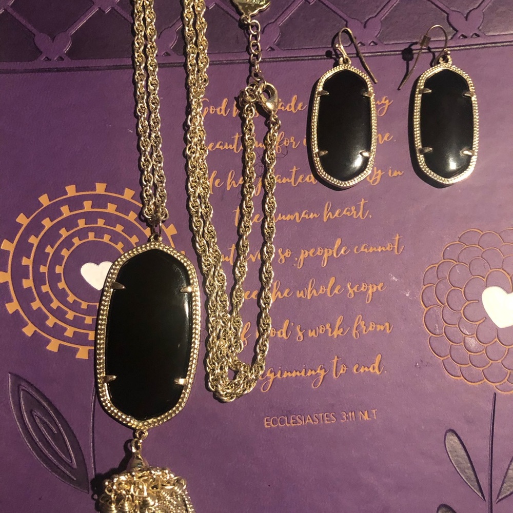 Necklace and earring set